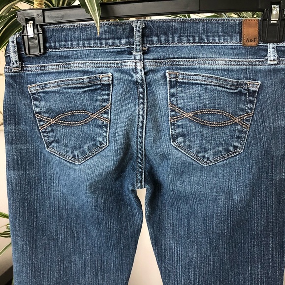 EUC Abercrombie & Fitch Bootcut Jeans Size 0 - Picture 4 of 8